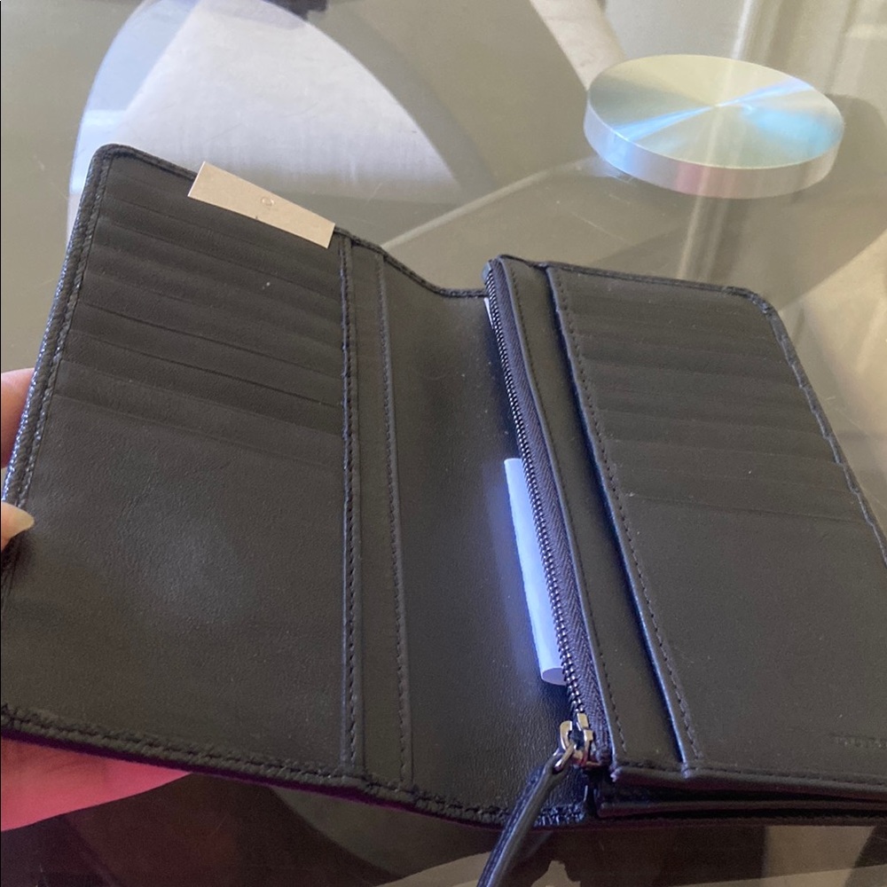 Burberry Black Leather Bi-Fold Zip Wallet - Picture 8 of 8